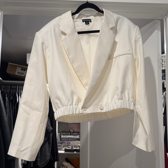 PrettyLittleThing Jackets & Blazers - Cream Cropped Blazer